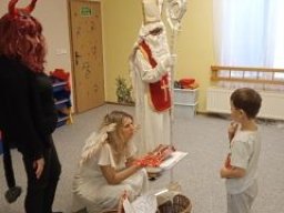 mikulas ve skolce 8